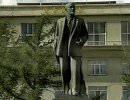 В столице Монголии Улан-Баторе сносят памятник Ленину В столице Монголии Улан-Баторе сносят памятник Ленину