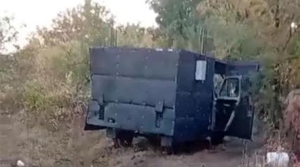 "Замангаленный" до неузнаваемости УАЗ заметили в зоне СВО "Замангаленный" до неузнаваемости УАЗ заметили в зоне СВО