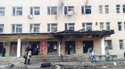 Снаряд попал в больницу Донецка, четверо погибли Снаряд попал в больницу Донецка, четверо погибли