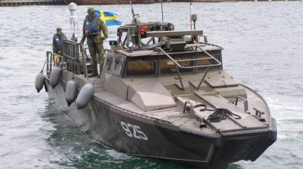 Шведский быстроходный штурмовой катер Combat Boat 90