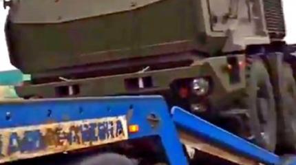 Неизвестный военный тягач: новая база для систем ПВО? Неизвестный военный тягач: новая база для систем ПВО?