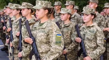 «До последней украинки»: 3апад призвал Киев отправить на войну ещё и женщин