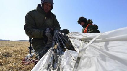 Российские десантники впервые провели массовую высадку с «Арбалетами» на учениях ОДКБ Российские десантники впервые провели массовую высадку с «Арбалетами» на учениях ОДКБ