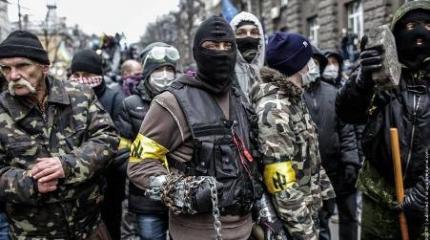 США вооружают Украинских фашистов США вооружают Украинских фашистов