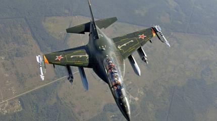 Як-130 бросает вызов американскому «Хищнику» Як-130 бросает вызов американскому «Хищнику»