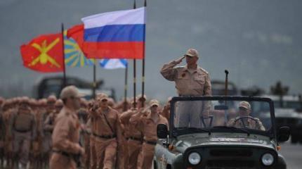Россия всех удивила военным парадом в Сирии Россия всех удивила военным парадом в Сирии