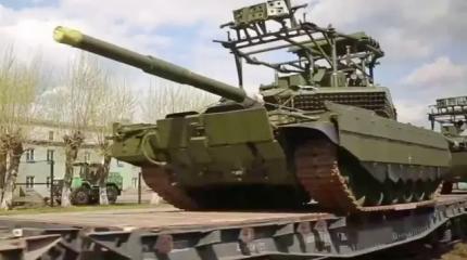 На Т-90М и Т-72Б3М замечено новое размещение устройств для мортир "Туча"