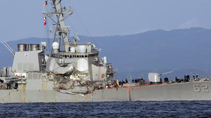 В США уволено командование эсминца «Фицджеральд» из-за гибели моряков В США уволено командование эсминца «Фицджеральд» из-за гибели моряков