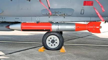 США провели серию летных испытаний ядерной бомбы. Как ответить России?