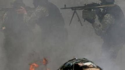 Начался интенсивный бой в Ясиноватой, украинские войска нарушили перемирие Начался интенсивный бой в Ясиноватой, украинские войска нарушили перемирие
