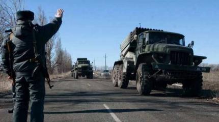 Ополченцы сегодня захватили танк, БТР и убили вражеского снайпера