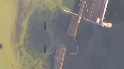 Понтонный мост ВСУ накрыли 500-килограммовой бомбой Понтонный мост ВСУ накрыли 500-килограммовой бомбой