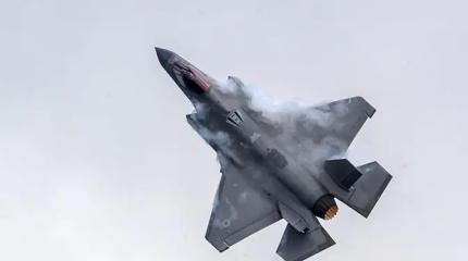 Катастрофа F-35 на Аляске: истребитель промочил ноги, а потом сошел с ума Катастрофа F-35 на Аляске: истребитель промочил ноги, а потом сошел с ума