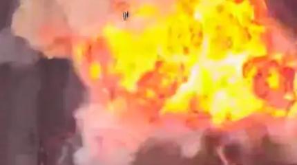 Более 120 танков Т-64 ВСУ уничтожены российскими дронами-камикадзе "Ланцет" Более 120 танков Т-64 ВСУ уничтожены российскими дронами-камикадзе "Ланцет"