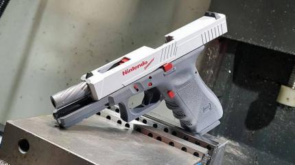 Пистолет Glock в стиле игрового контроллера Nintendo Zapper Пистолет Glock в стиле игрового контроллера Nintendo Zapper