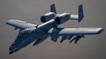 На фото показали, какими ракетами вооружены штурмовики A-10