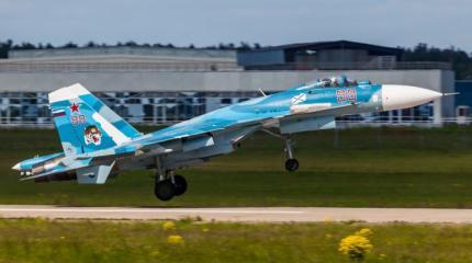 Модернизированные палубные истребители Су-33 поступят на вооружение РФ Модернизированные палубные истребители Су-33 поступят на вооружение РФ