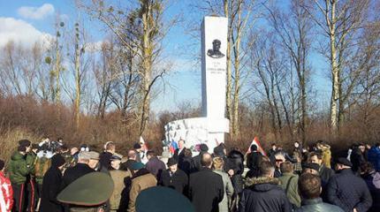 «В 45-м русские подарили нам безопасность, а американцы в 2015-м – войну...»