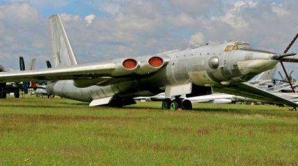Стратегический бомбардировщик М-4 (3М) Стратегический бомбардировщик М-4 (3М)