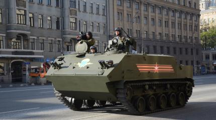 Фотообзор БМП, БМД, БТР, Т-90, ЗРК Фотообзор БМП, БМД, БТР, Т-90, ЗРК