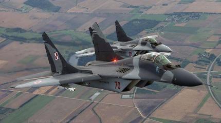 Совместный полет истребителей МиГ-29, F-16 и Mirage 2000 Совместный полет истребителей МиГ-29, F-16 и Mirage 2000