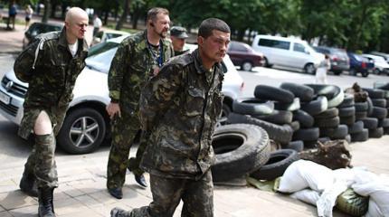 Двое солдат ВСУ попали в плен на Донбассе