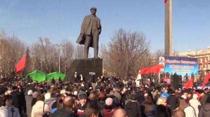 В Донецке самым смелым ополченцам вручают награды за защиту Донбасса