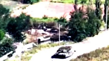 "Рубикон" показал, как наказали Leopard, обстреливавший дома в Покровске "Рубикон" показал, как наказали Leopard, обстреливавший дома в Покровске