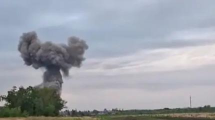 Гигантское облако дыма и пыль от взрыва ФАБ-3000 показали с земли вблизи Гигантское облако дыма и пыль от взрыва ФАБ-3000 показали с земли вблизи