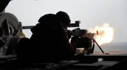 Бой идет в поселке Пески под Донецком Бой идет в поселке Пески под Донецком