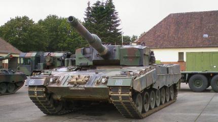 Бахрейн планирует приобрести испанские танки Leopard-2A4 Бахрейн планирует приобрести испанские танки Leopard-2A4