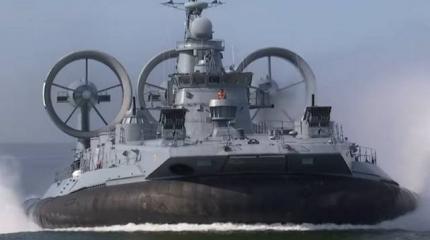 Стрельбу пушек корабля на воздушной подушке «Мордовия» показали на видео