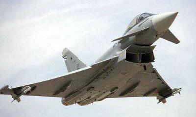 Су-35 vs Eurofighter: у европейца есть шансы только во дворцах Кувейта Су-35 vs Eurofighter: у европейца есть шансы только во дворцах Кувейта