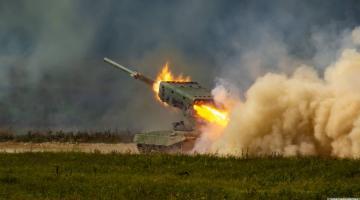 Российские ТОС-1А «Солнцепек» выжигают позиции националистов в зоне СВО