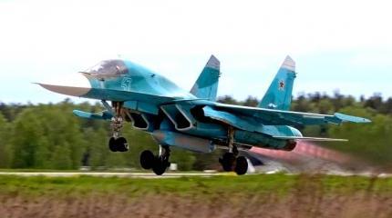 Под крылом самолёта о чем-то орёт заправщик над морем тайги Под крылом самолёта о чем-то орёт заправщик над морем тайги