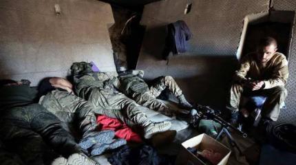 Рота украинских десантников просит журналистов о спасении Рота украинских десантников просит журналистов о спасении