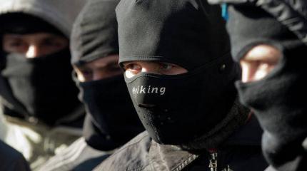 "Правый сектор" отказался подчиняться Минобороны Украины "Правый сектор" отказался подчиняться Минобороны Украины