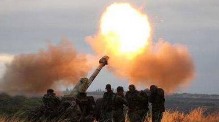 Сводка: в Донецке неспокойно, слышатся разрывы снарядов и стрельба, идет бой Сводка: в Донецке неспокойно, слышатся разрывы снарядов и стрельба, идет бой