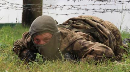 Разведчики ЗВО захватили условного противника невоенными методами Разведчики ЗВО захватили условного противника невоенными методами