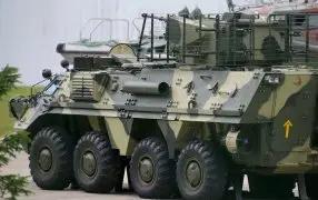 БТР-4 ВСУ завяз в инженерных сооружениях и попал под удары наших дронов