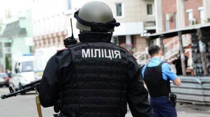Украинские военные пытались перевезти ведро взрывчатки в Донбасс Украинские военные пытались перевезти ведро взрывчатки в Донбасс