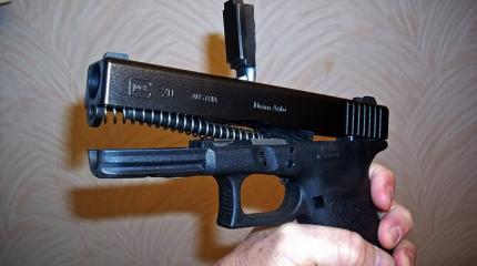 Несколько примеров со страшными последствиями от взрыва пистолетов Glock Несколько примеров со страшными последствиями от взрыва пистолетов Glock