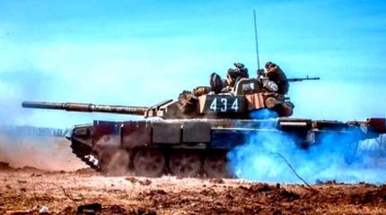 Танки ДНР готовят прорыв у Мариуполя Танки ДНР готовят прорыв у Мариуполя