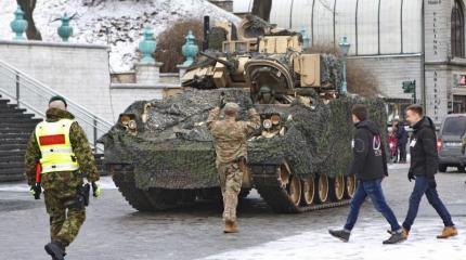 Парад войск НАТО прошёл по эстонской столице Парад войск НАТО прошёл по эстонской столице