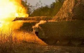 Необычная защита пушки замечена на танке Т-72Б3М в зоне СВО Необычная защита пушки замечена на танке Т-72Б3М в зоне СВО