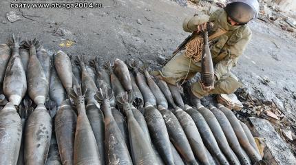 Российские саперы в Сирии против смертоносных технологий террористов Российские саперы в Сирии против смертоносных технологий террористов