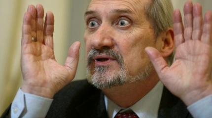 “Опять двойка”: Мацеревич ошибся при сложении двух “Мистралей” “Опять двойка”: Мацеревич ошибся при сложении двух “Мистралей”
