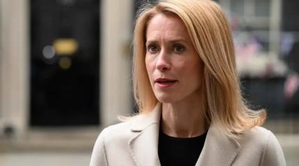 Обнаглевшая эстонка заспорила с хозяином Трампом об оружии для Украины Обнаглевшая эстонка заспорила с хозяином Трампом об оружии для Украины