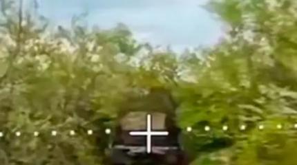 Французский колесный танк AMX-10RC уничтожили ударом в корму Французский колесный танк AMX-10RC уничтожили ударом в корму