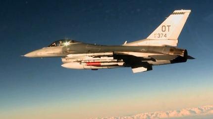 США впервые испытали атомную бомбу B61-12 с помощью истребителя F-16 США впервые испытали атомную бомбу B61-12 с помощью истребителя F-16